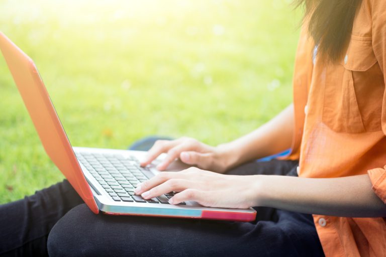 Protección de datos personales de la niñez y la adolescencia en entornos digitales