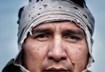 Manglar: El sacrificio de una tierra RETRATO DE CONCHERO DEL MANGLAR - ARCHIPIÉLAGO DE JAMBELÍ