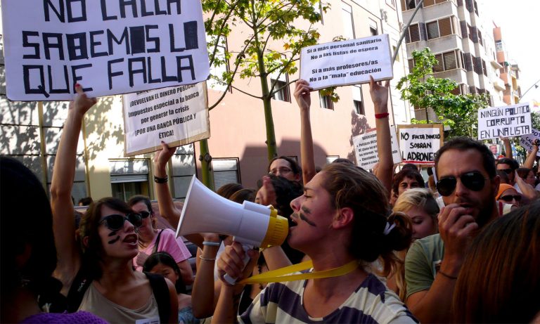 Manifestación reclamando los derechos sociales