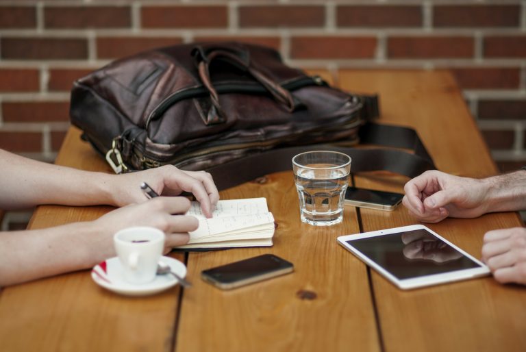 ¿Sabes que es el phubbing y cómo afecta tu vida?