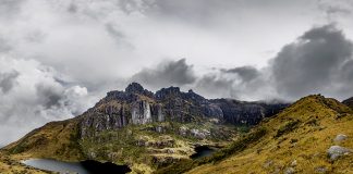 Detrás del paraíso Laguna Negra, Parque Nacional, Yacuri