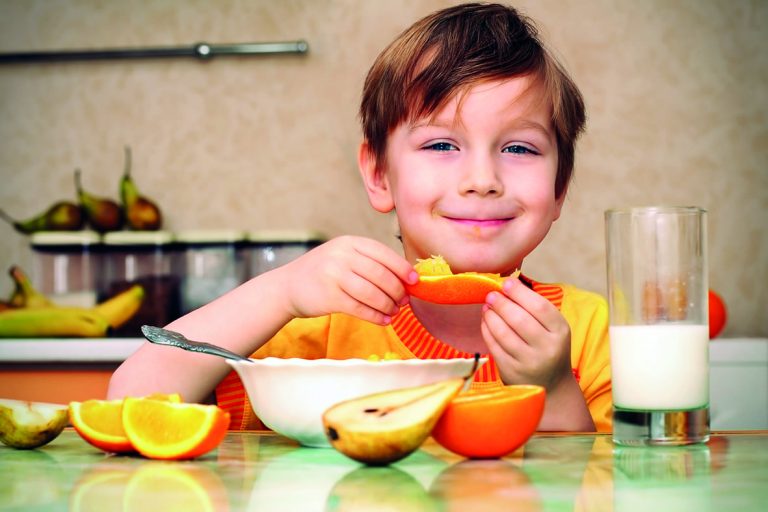 niño comida